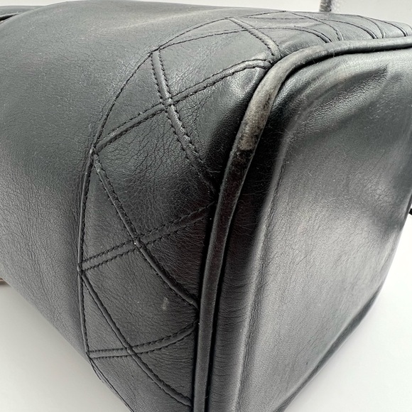 CHANEL Bicolore CC Logo Lambskin Cosmetics Vanity Bag. - Picture 8 of 13